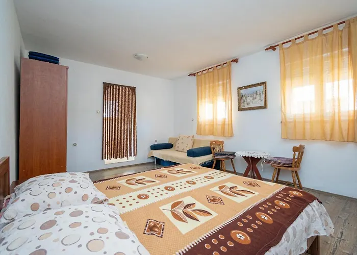 With Parking Space Povljana, Pag - 21327 Апартаменты